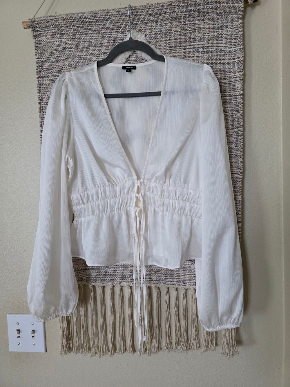 Express Women's White Peasant Blouse Sz M Long Sleeve Tie Front Smocked Crop Top
